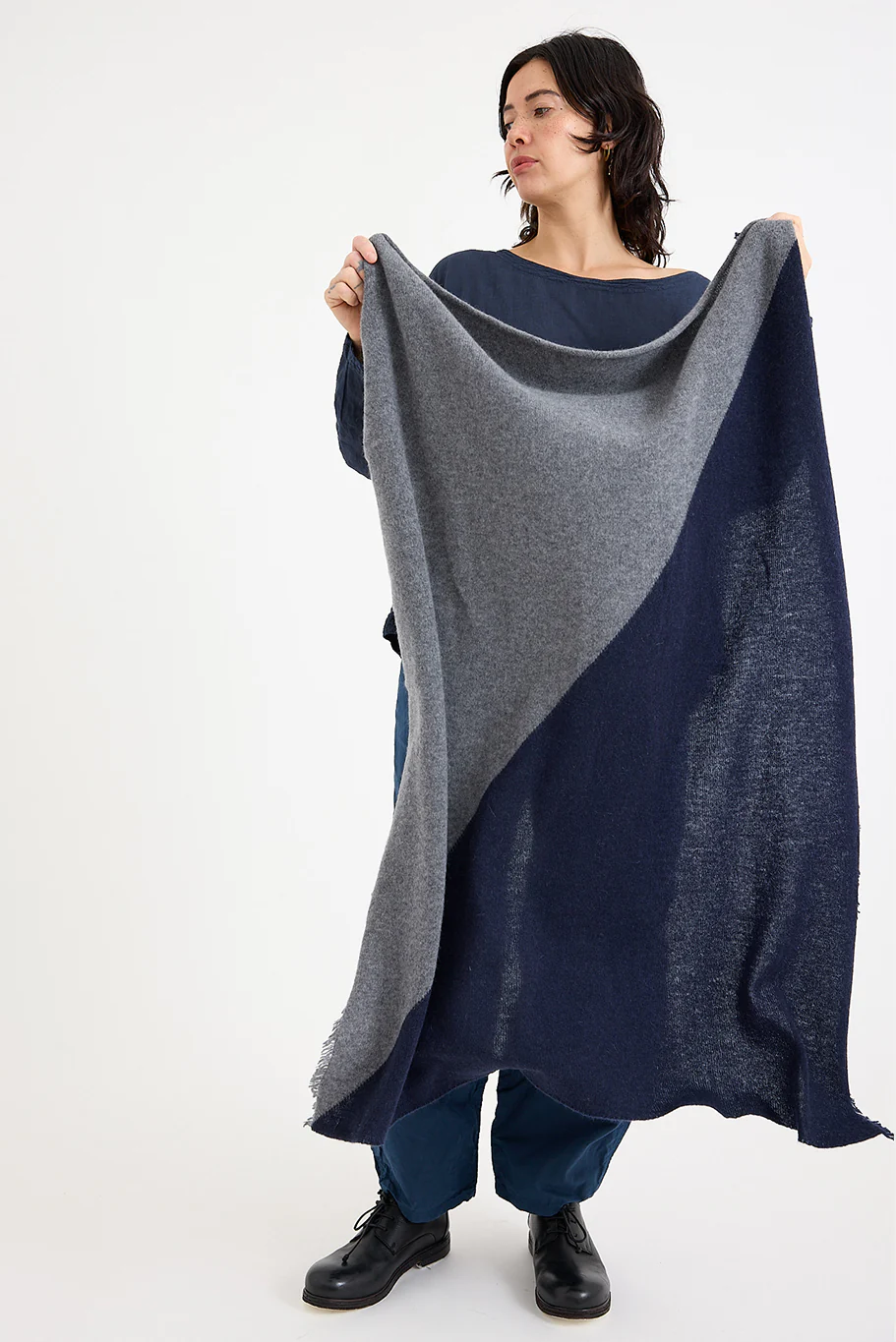 Lovat + Green - Cate Scarf - Navy - Image 2