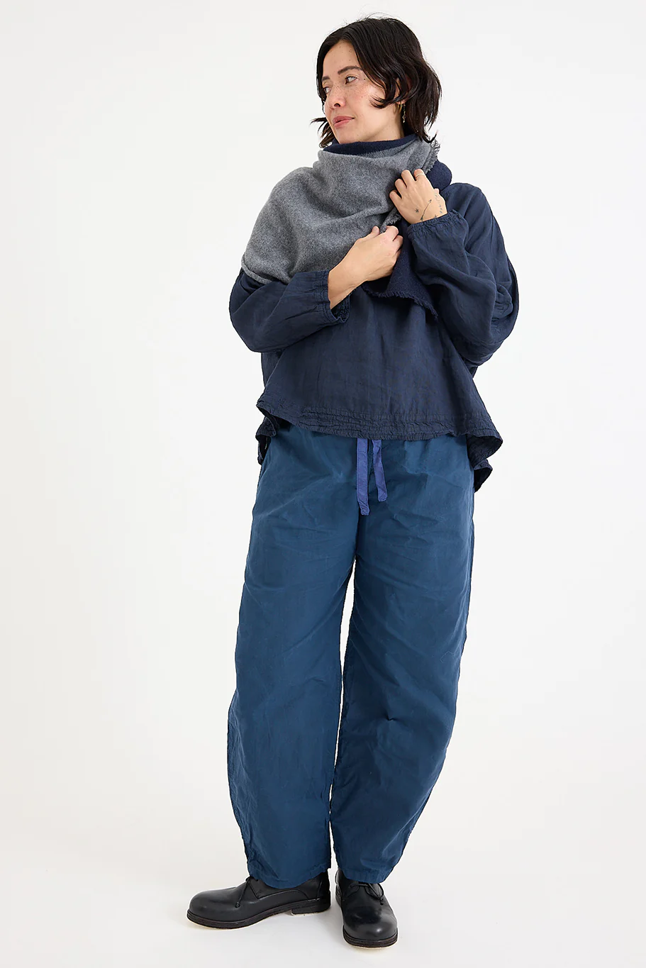 Lovat + Green - Cate Scarf - Navy - Image 3