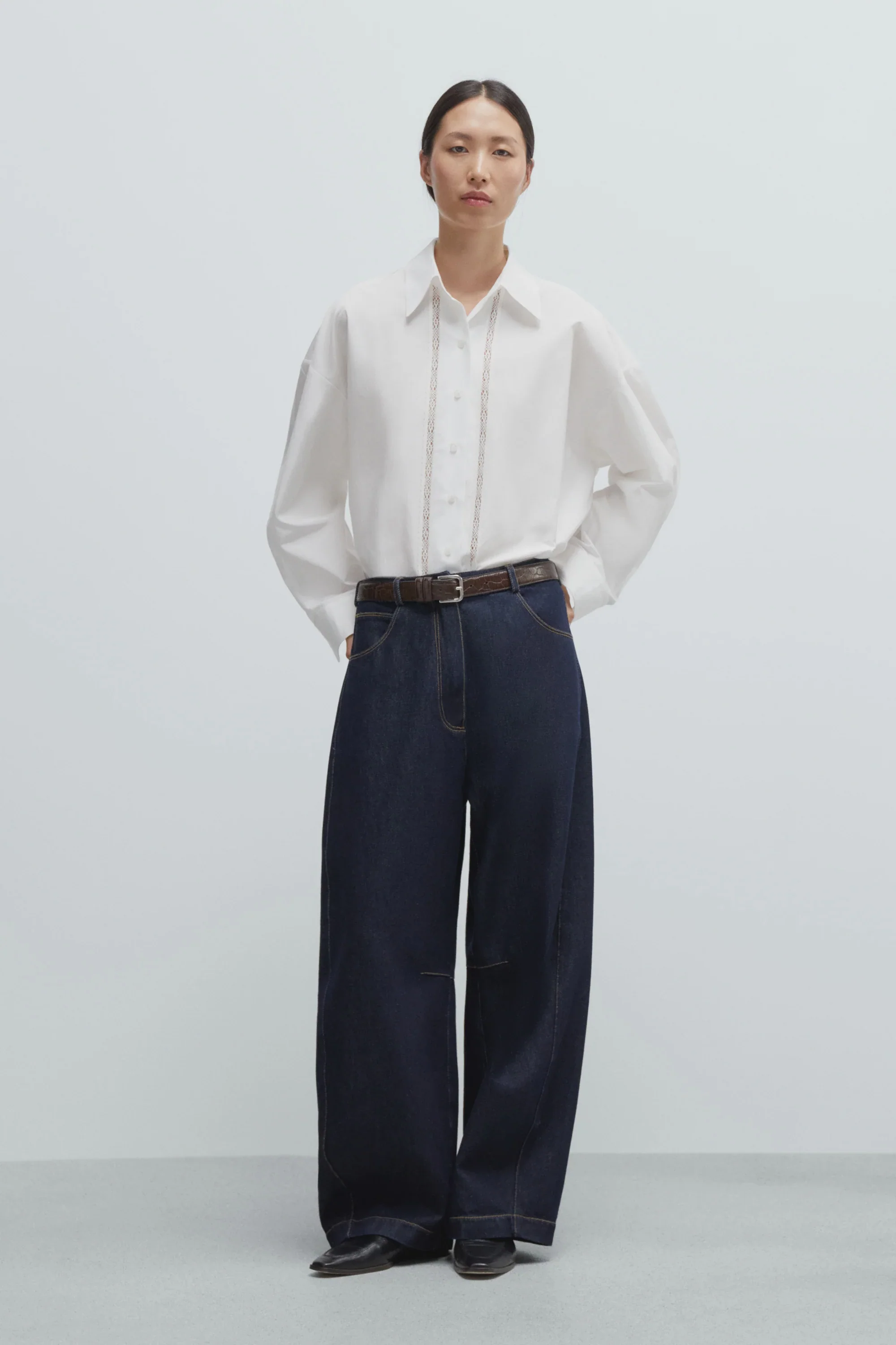 Cordera - Curved Baggy Jeans
