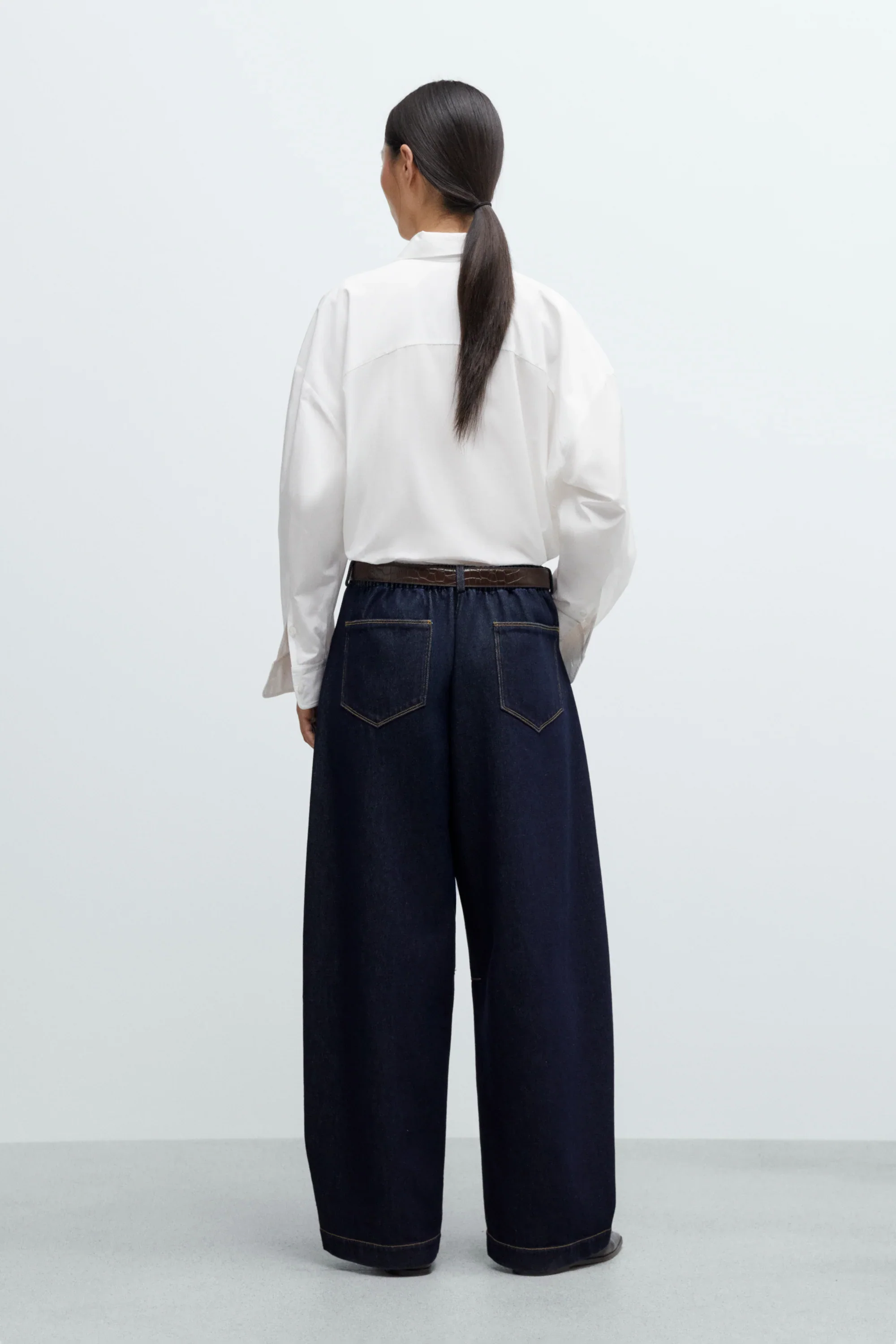 Cordera - Curved Baggy Jeans - Image 2