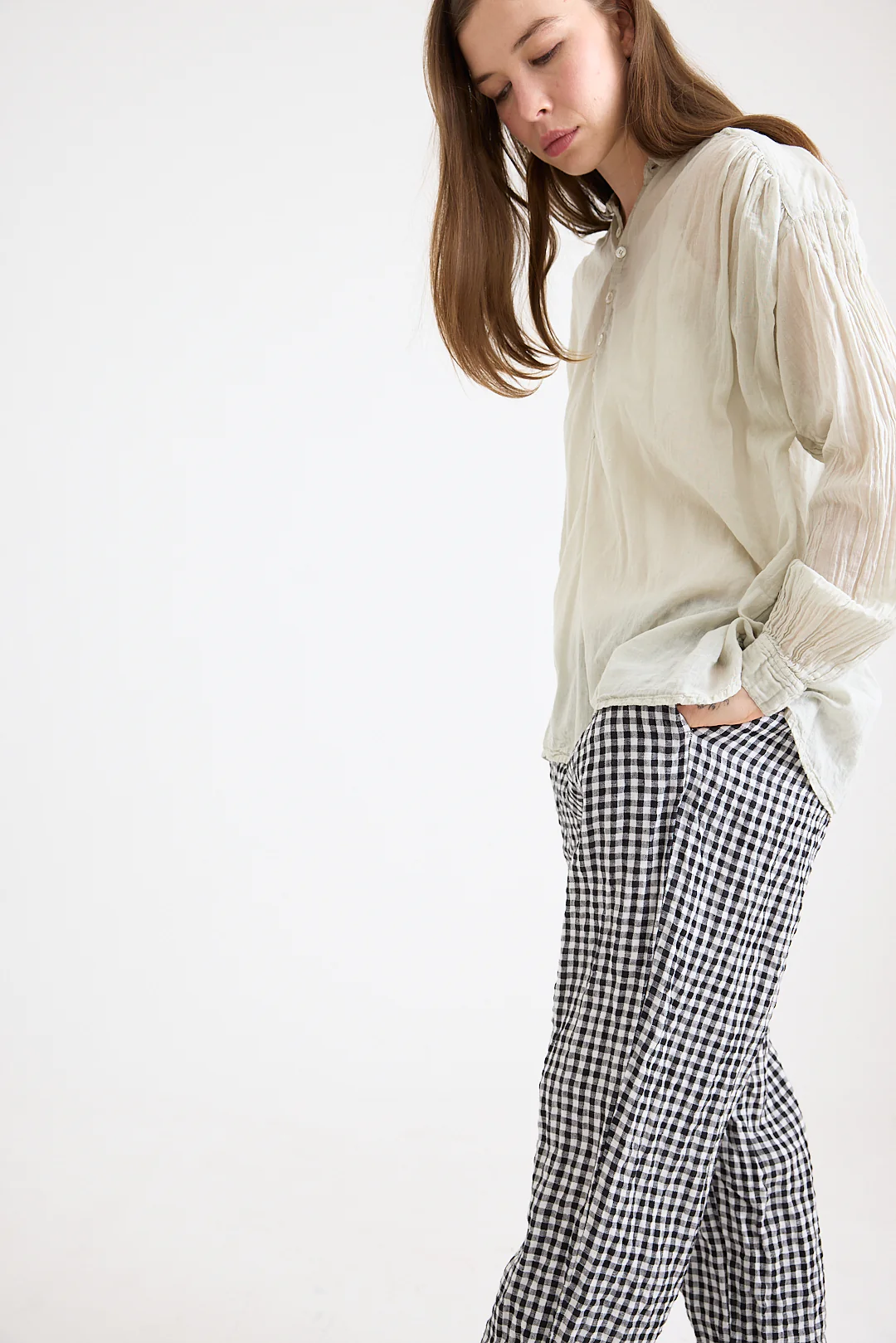 Metta - Lexi Capri Slim Pant - Black & White Gingham Check Linen - Image 3