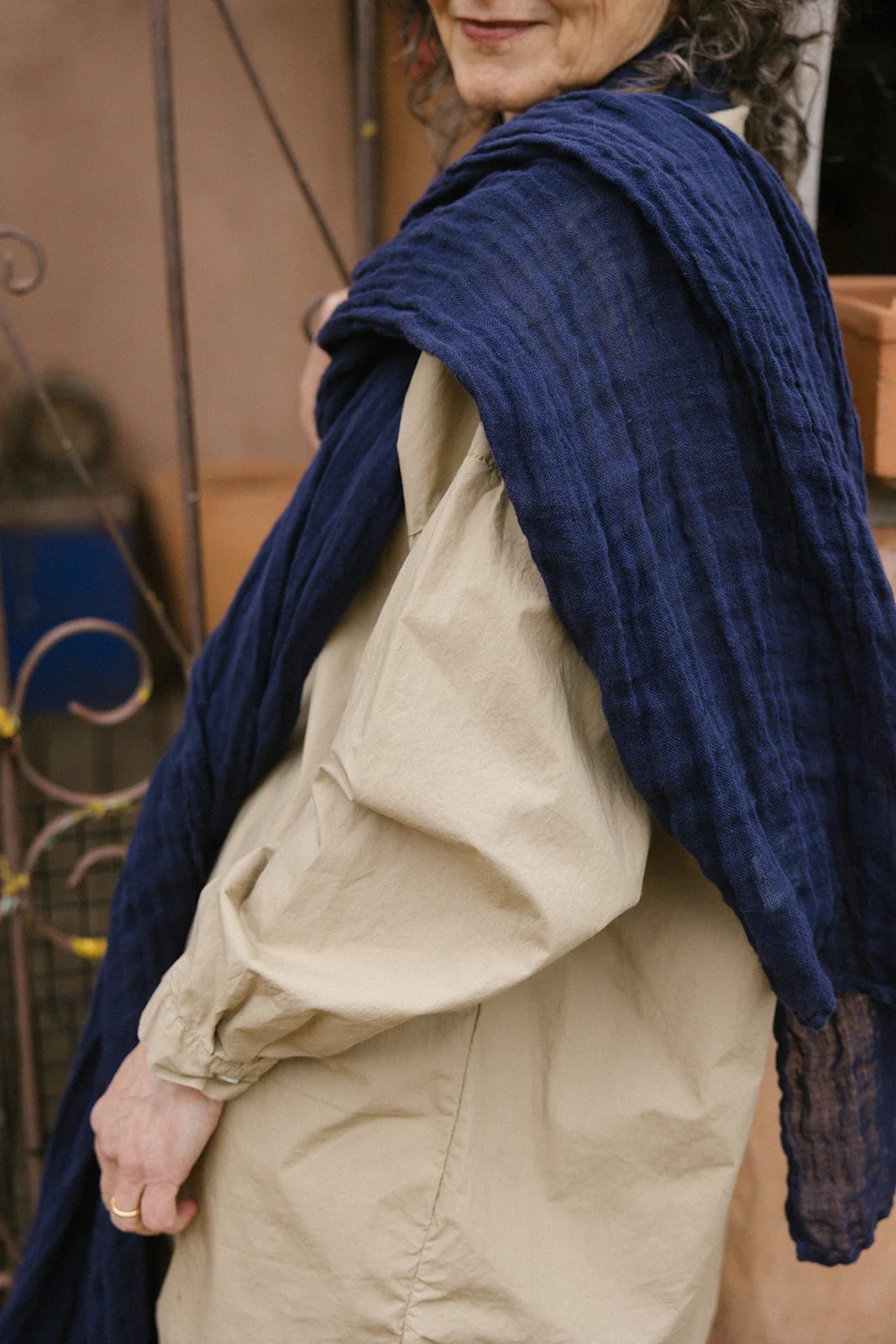 Metta - Classic Scarf - Soft Linen Gauze - Image 2