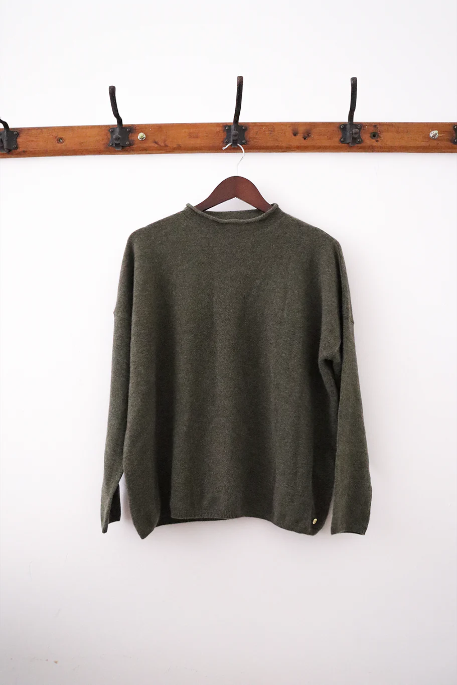 Mia Fratino - Sloane Mockneck