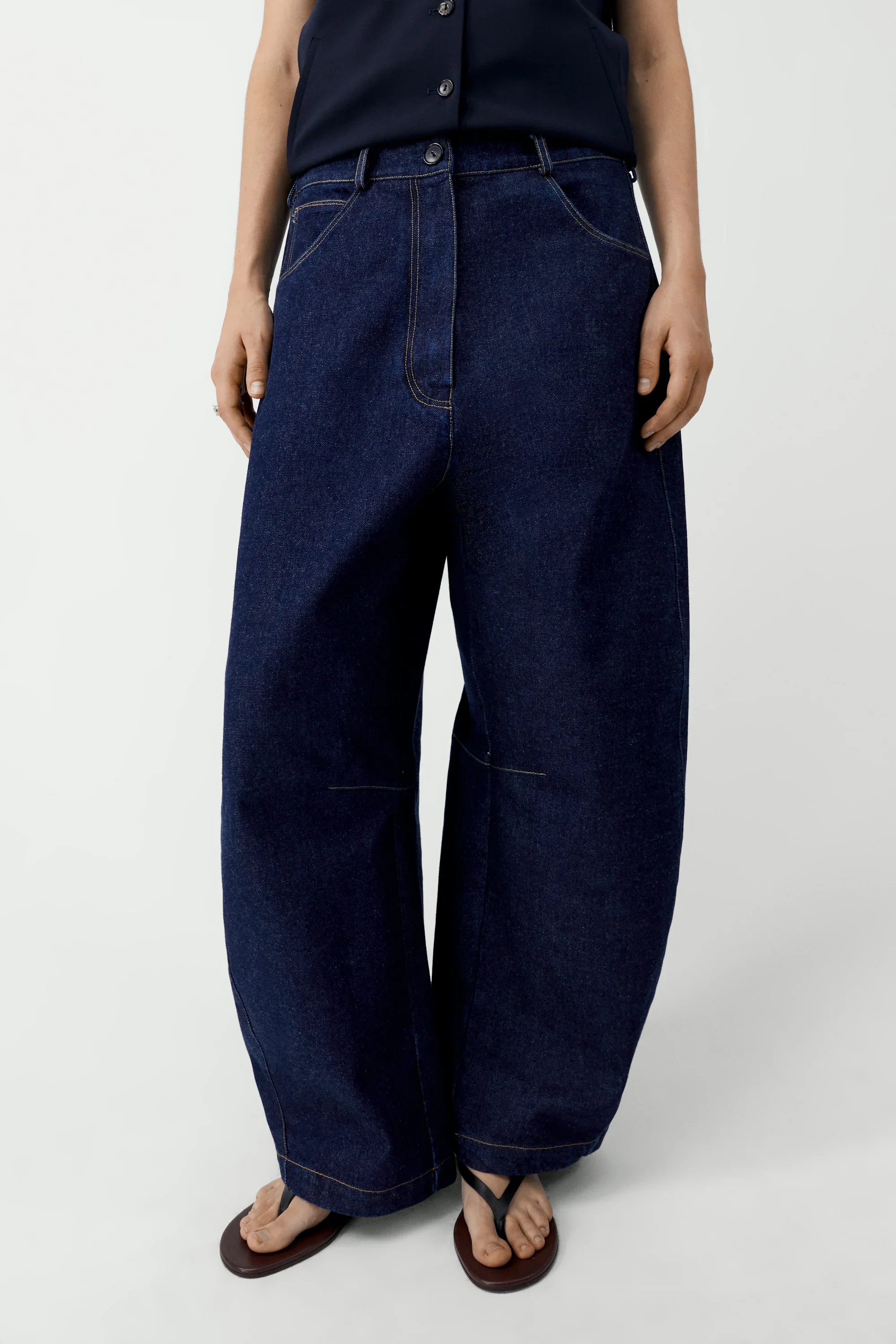 Cordera - Curved Baggy Jeans - Dark Denim - Image 2
