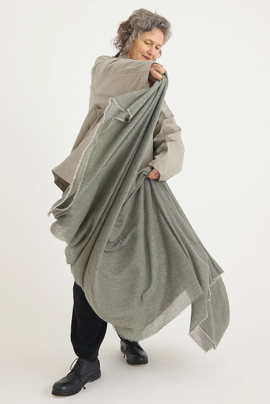 Oyuna - Esra Lightweight Throw - Image 4