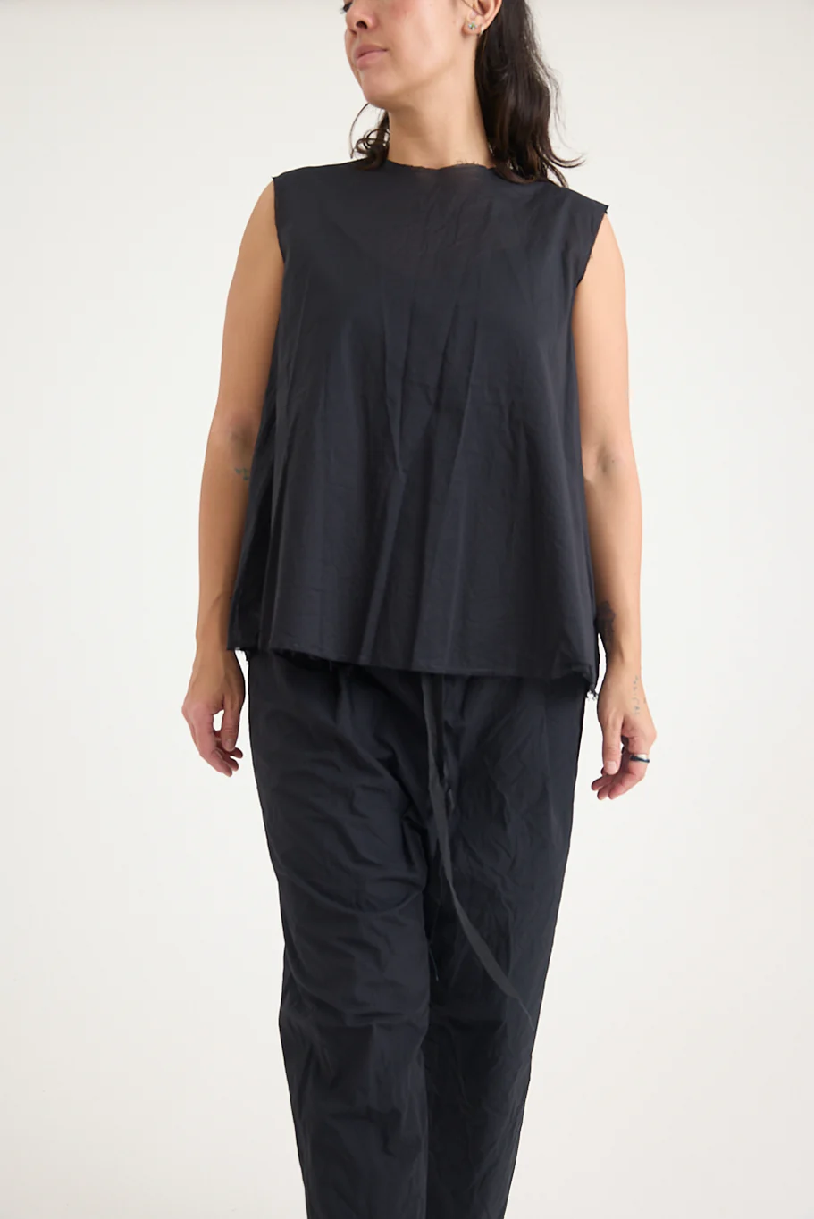 SCHA - "OE" V Back Sleeveless Top - Image 2