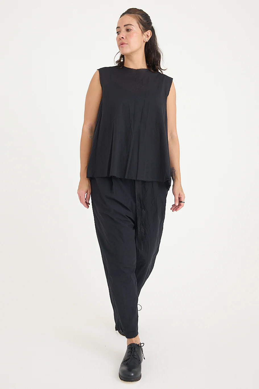 SCHA - "OE" V Back Sleeveless Top - Image 3