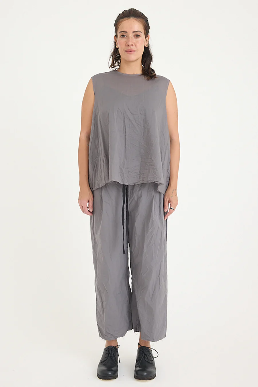 SCHA - "OE" V Back Sleeveless Top - Image 8
