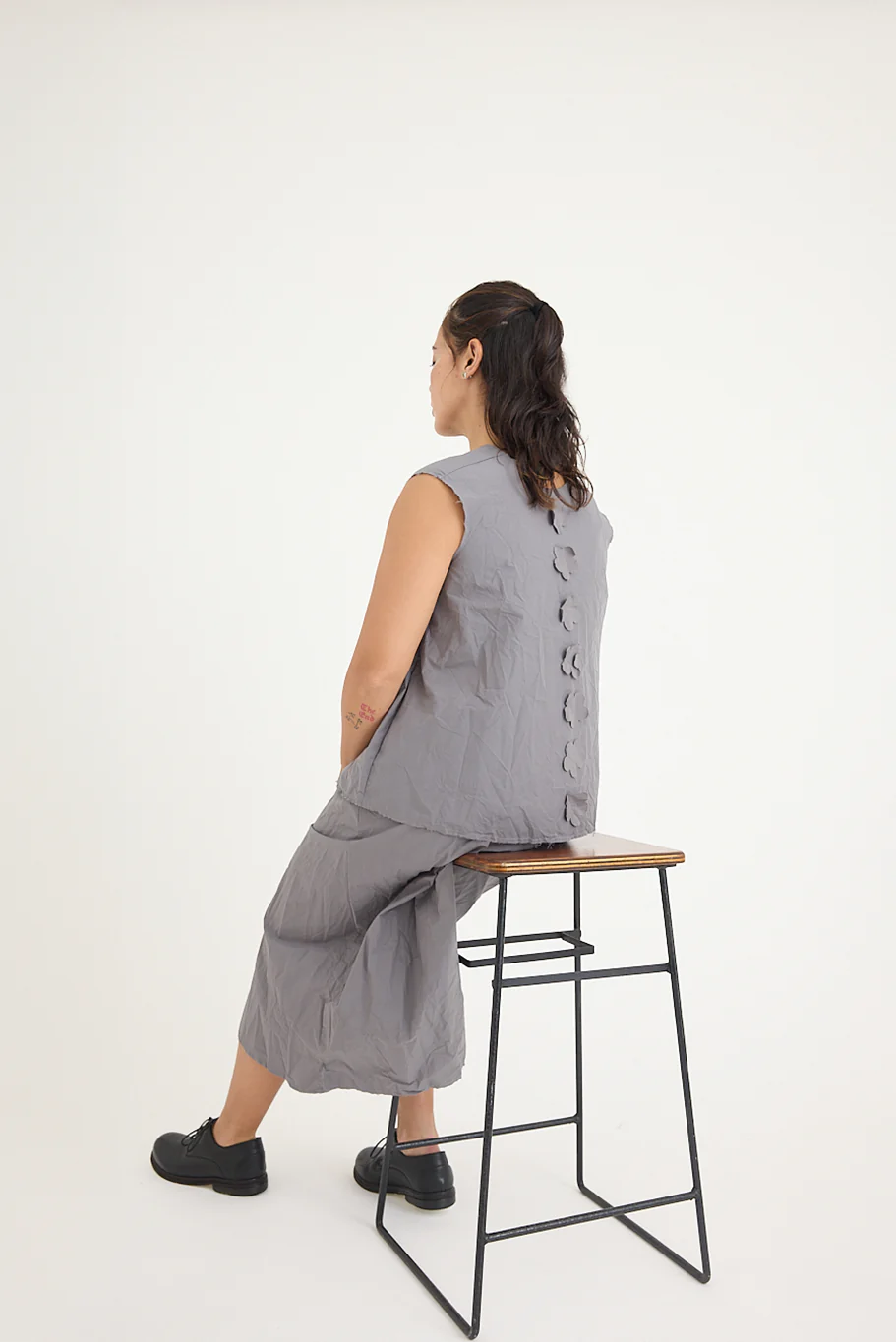 SCHA - V Back Sleeveless Top - Flowers - Image 4