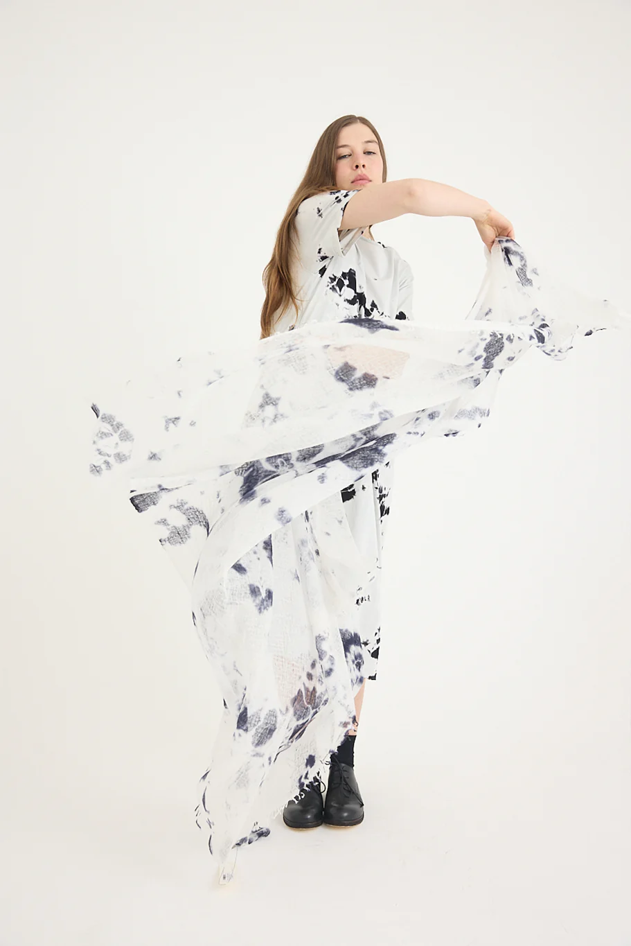 Suzusan - Hand Woven Feather Weight Cashmere Shawl - Image 3