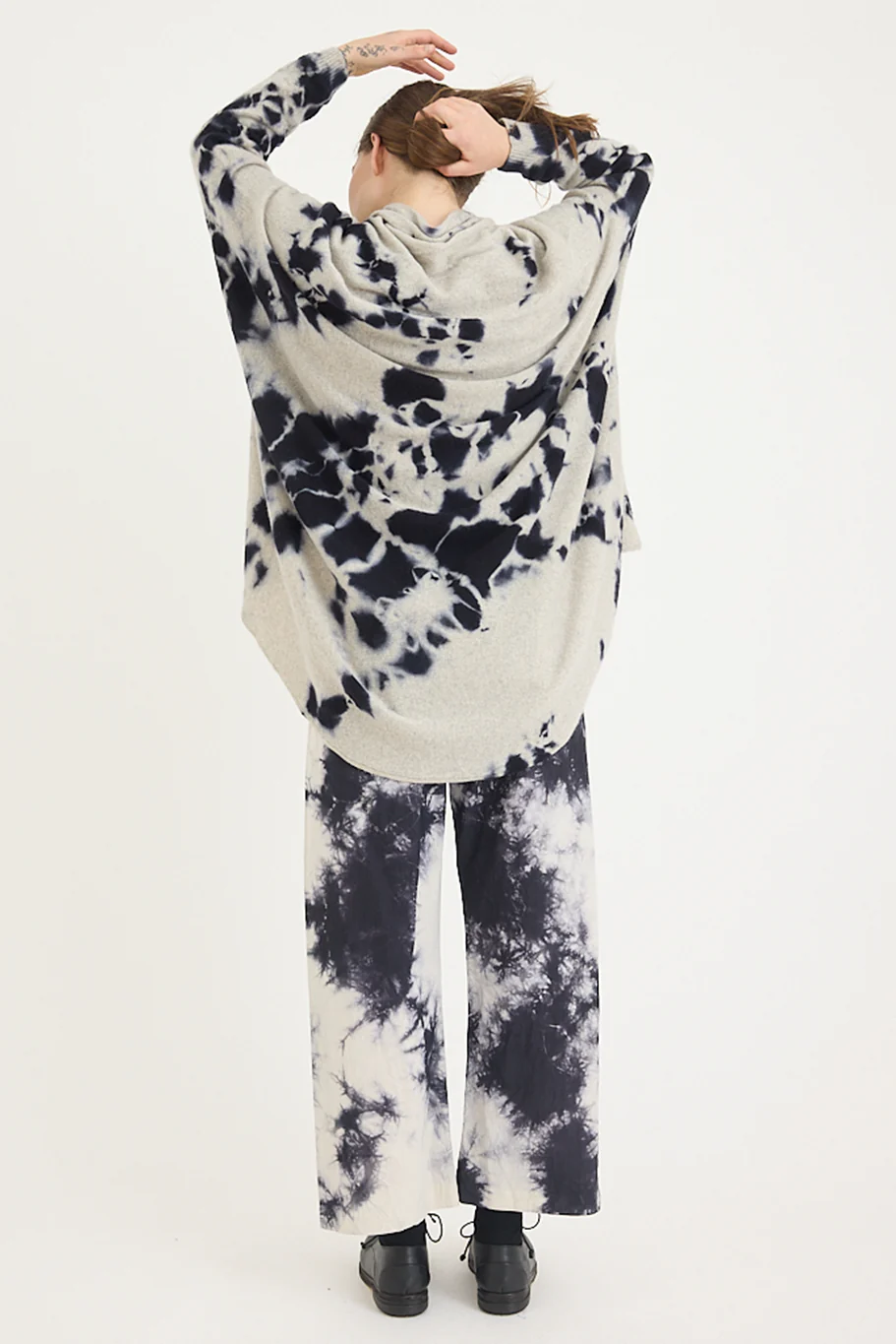 Suzusan - Cashmere Seamless Upside-Down Cape - Image 5