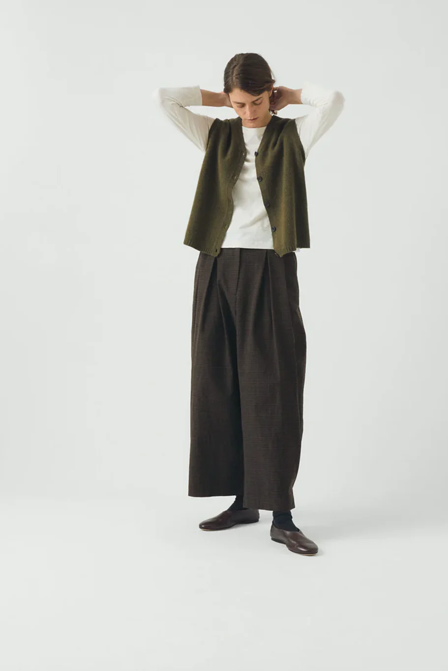 Toast - V Neck Wool Cashmere Tank - Image 10