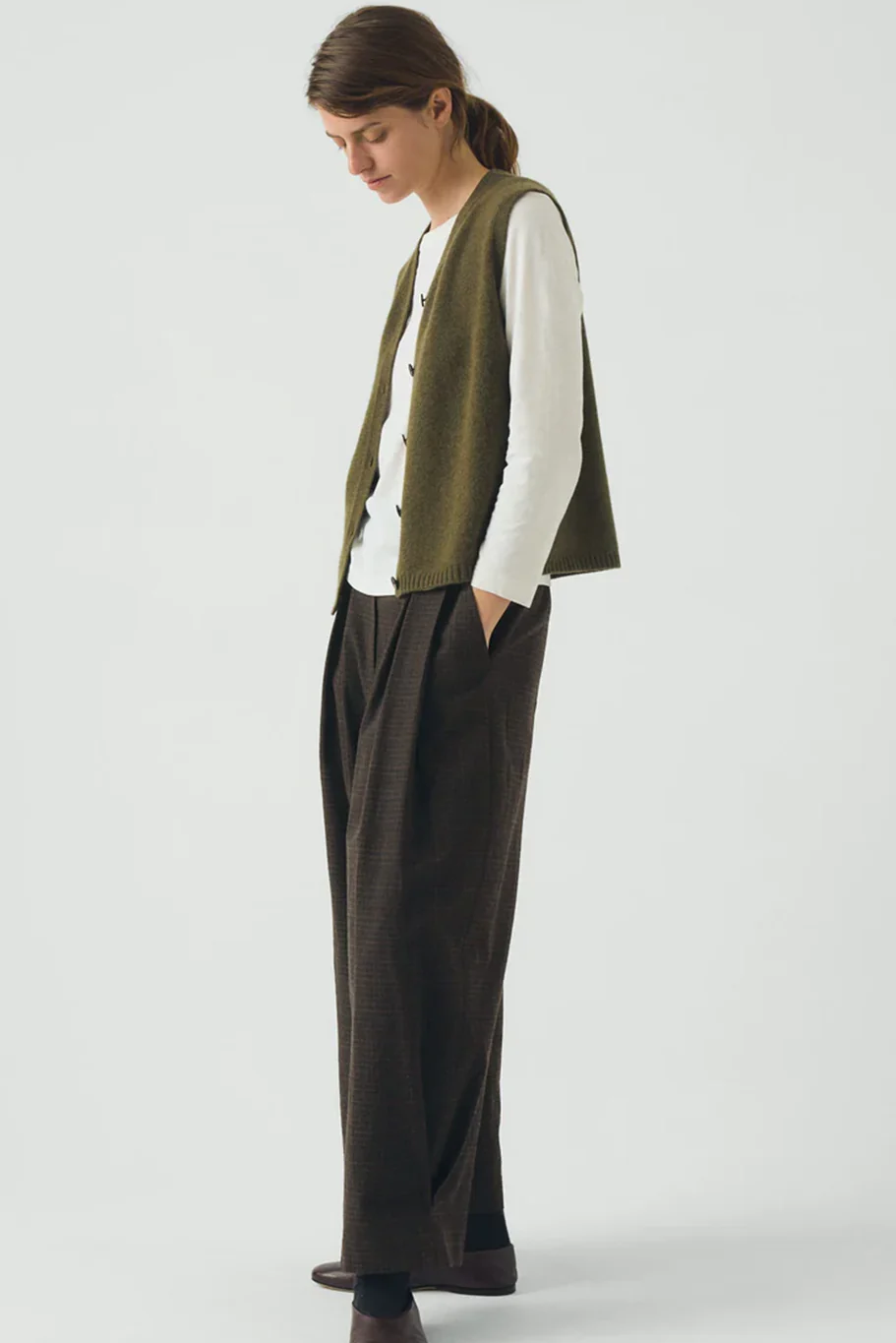 Toast - V Neck Wool Cashmere Tank - Image 11